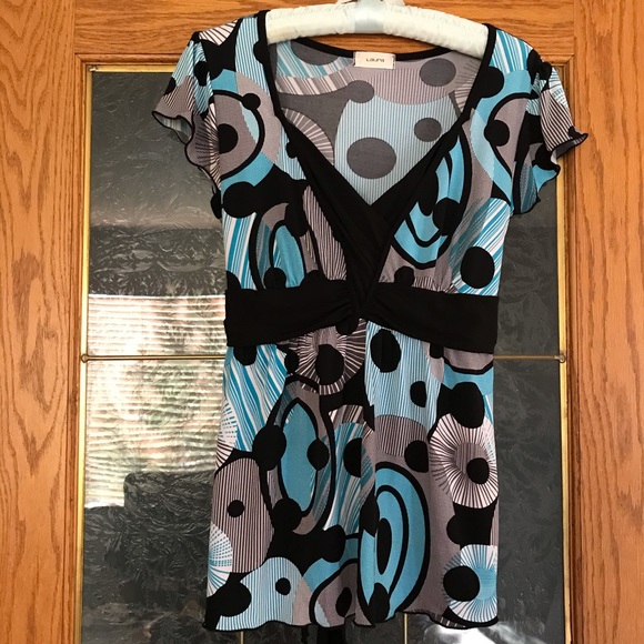 Laura Short Sleeved Top ⭐️SALE 3/$20⭐️ - Picture 1 of 3